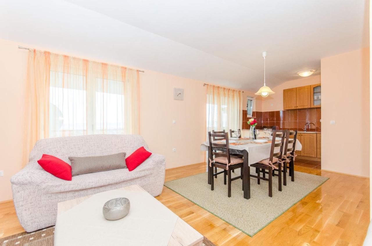 Apartman Ivan คาชเตลา ภายนอก รูปภาพ